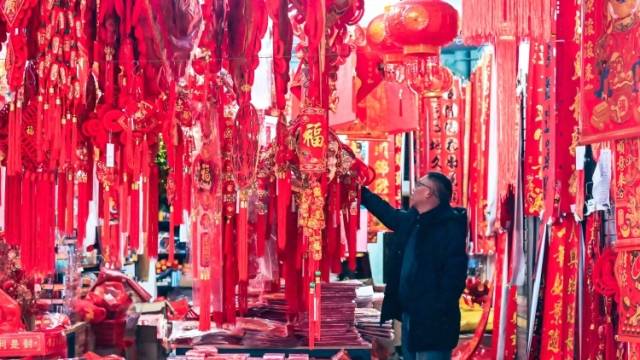 老广们都爱逛的年货一条街，到底有多“抵”｜让家乡出圈