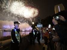 广州白鹅潭烟花汇演精彩亮相，超一万人守护群众平安