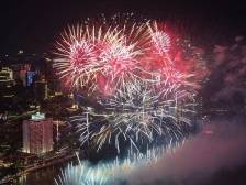 暌违十二载，烟花璀璨白鹅潭