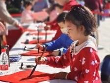 好戏连台增年味，广州越秀居民红红火火过大年