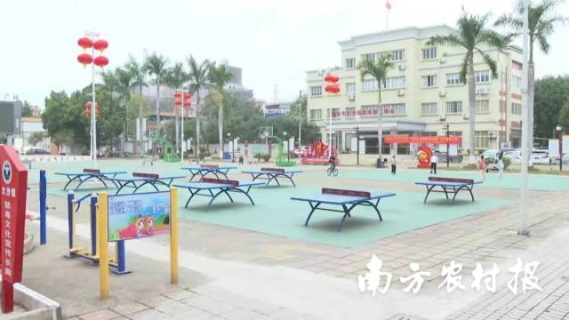 近年来，大沙镇硬件设施、镇容镇貌大幅提升离不开乡贤反哺 