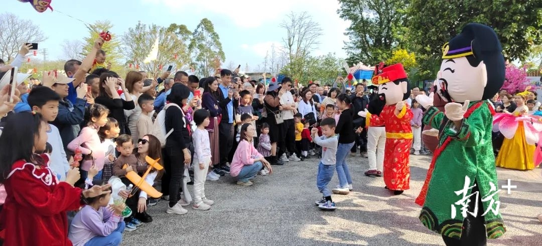 春节期间,鹤山接待游客74.48万人次。