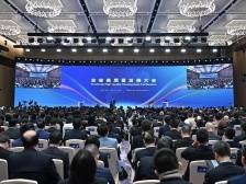 击鼓催征正当时 更扬云帆立潮头——广东省高质量发展大会侧记