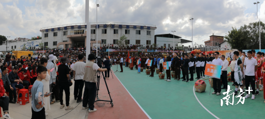 2024首届河美全民篮球联赛开幕式现场。