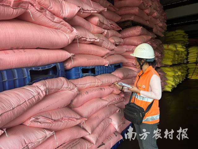 春耕生产备物资 春耕生产备物资