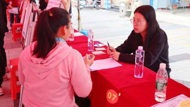 百场招聘会火热开展，中山“春风行动”稳用工促就业