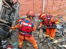 沥心沙大桥被船撞断，广东消防出动200名救援人员、30辆消防车到场处置