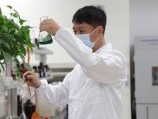 兴发铝业聂德键：十年磨一剑，钻研“会飞的金属”｜佛山大城工匠