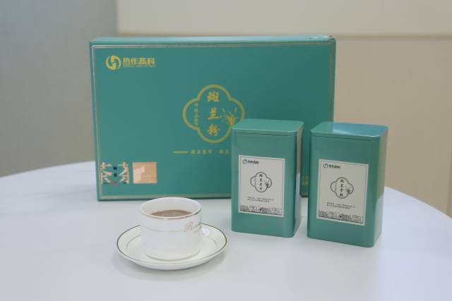 斑兰叶深加工产品。 林露 摄