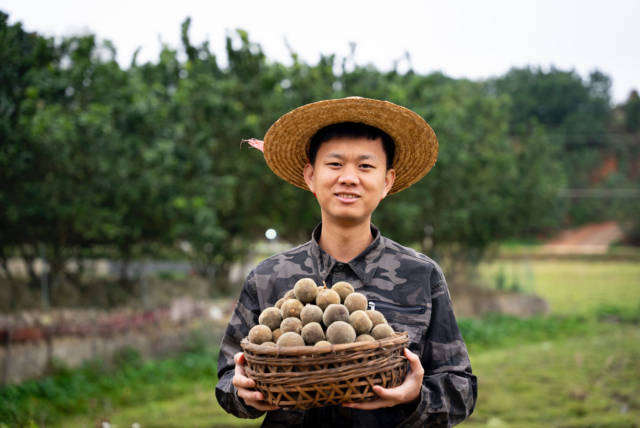 如今的廖志略已是化州市化橘红中药文化非遗传承人。