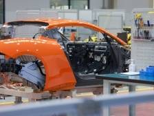 扩大领先优势，新能源汽车怎么干？