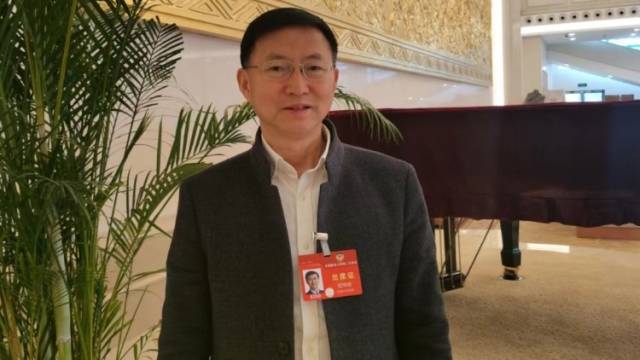 临终抢救谁说了算？全国政协委员甘华田呼吁生前预嘱要有法律效力