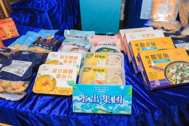 鲮鱼饼、脆鱼丸、鲮鱼面、粤式酸菜鱼。 鲮鱼饼、脆鱼丸、鲮鱼面、粤式酸菜鱼。