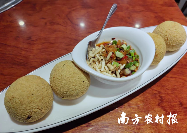 豆腐圆子是贵州老乡共同的记忆。