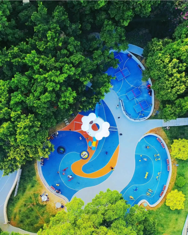 珠海街心公园，儿童玩耍的乐园