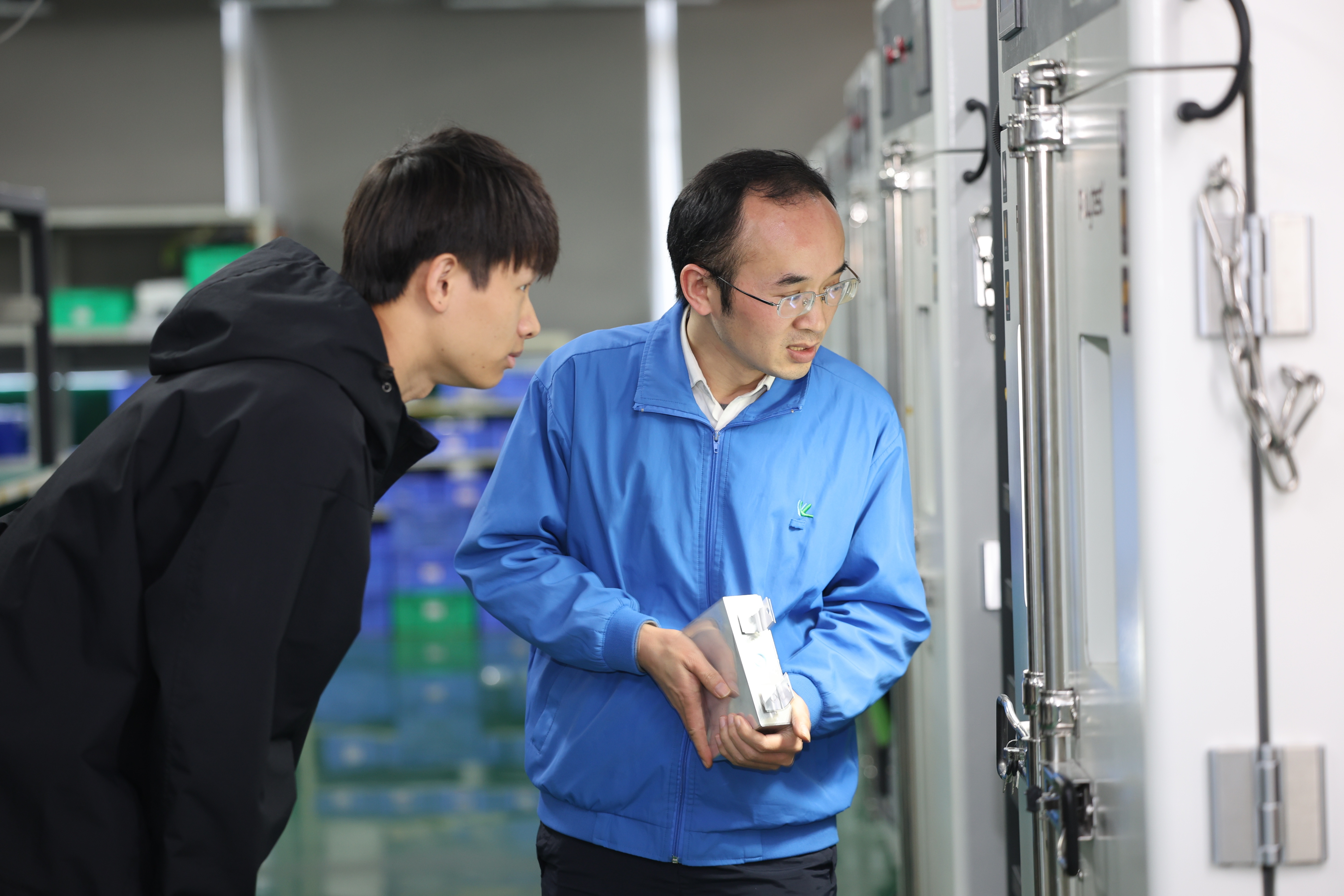 伍斌在生产车间。南方+ 关铭荣摄 伍斌在生产车间。南方+ 关铭荣摄